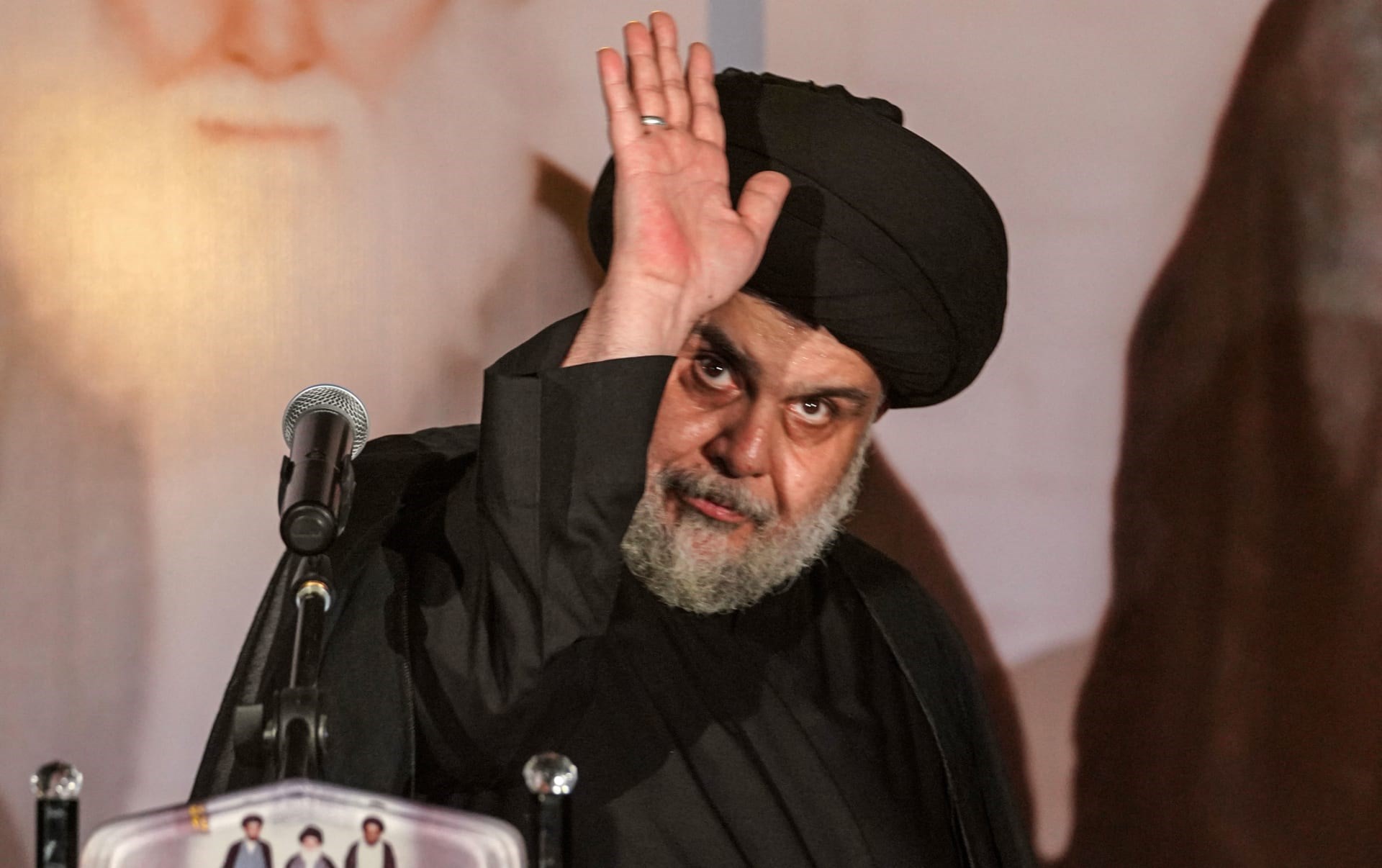 زعيم التيار الصدري مقتدى الصدر: من المخجل أن يرفض الرئيس برهم صالح التوقيع على قانون تجريم التطبيع