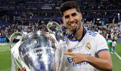 أسينسيو باقٍ في ريال مدريد