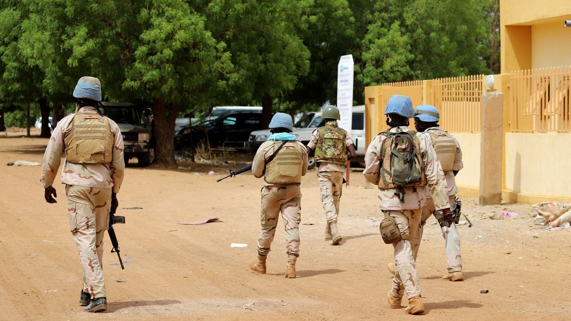 السلطات المالية: استندنا في قرارنا إلى إطار الأمن القومي