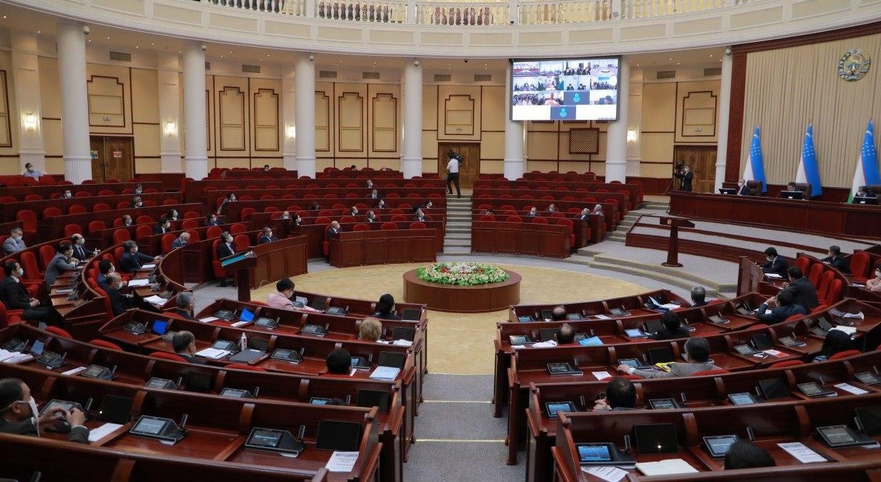 أوزبكستان: البرلمان يوافق على إعلان حالة الطوارئ في كاراكالباكستان