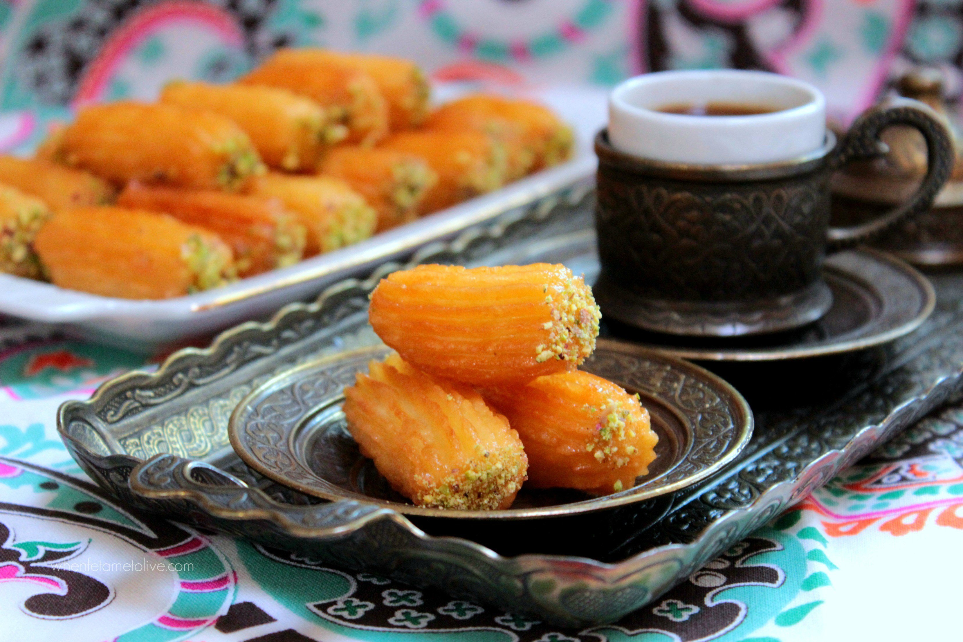 يمكنك تزيين أصابع بالبلح بالفستق