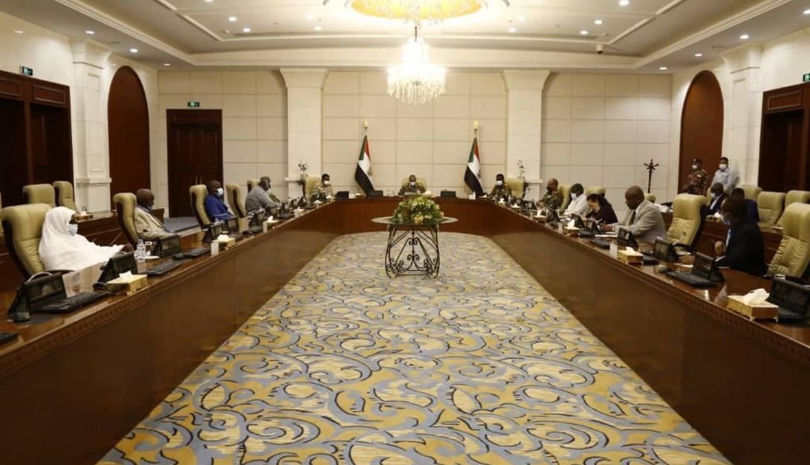 السودان: البرهان يعفي أعضاء المكون المدني في مجلس السيادة من مناصبهم