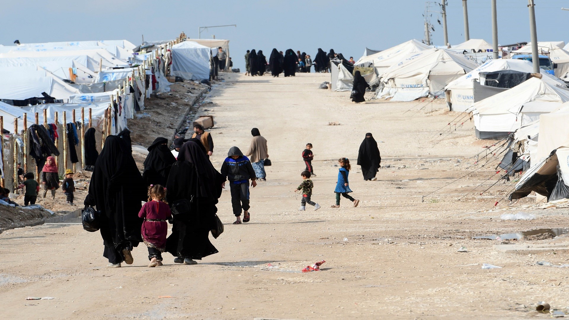 مصادر الميادين: 150 عائلة عراقية تغادر مخيم الهول شرقي الحسكة
