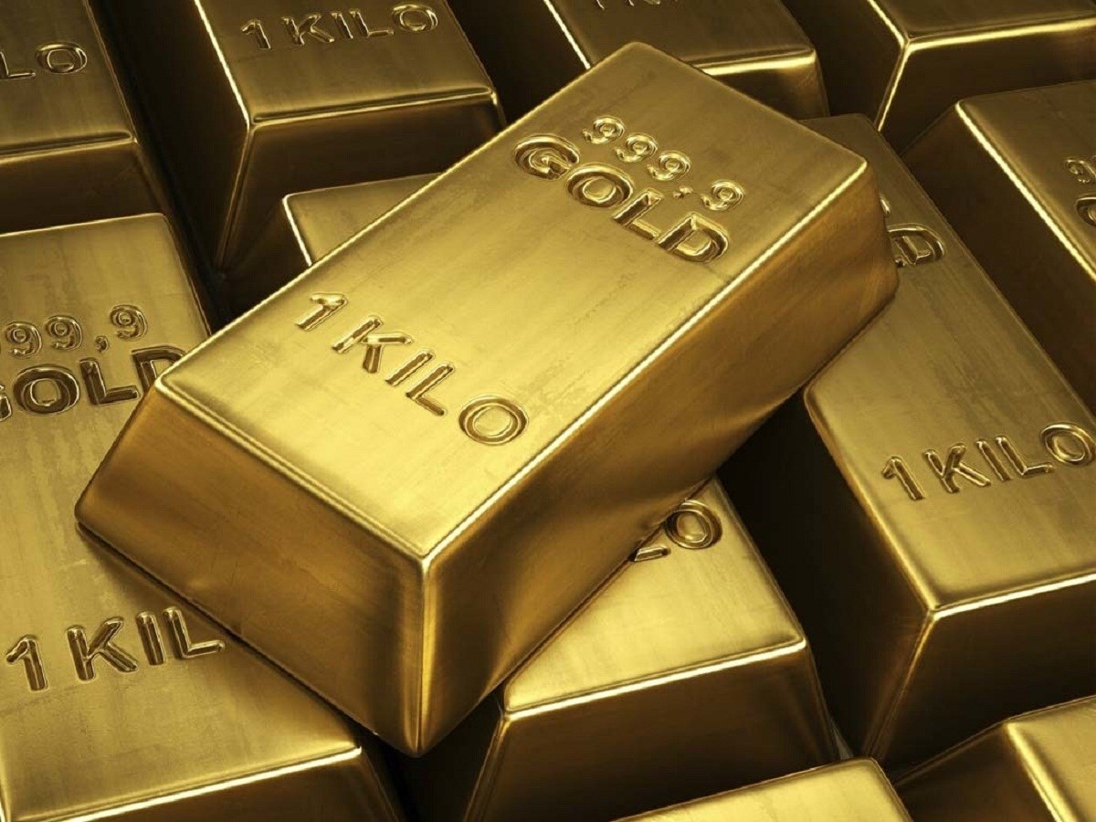 ارتفاع الذهب مع تراجع الدولار ومخاوف رفع أسعار الفائدة تقلص المكاسب
