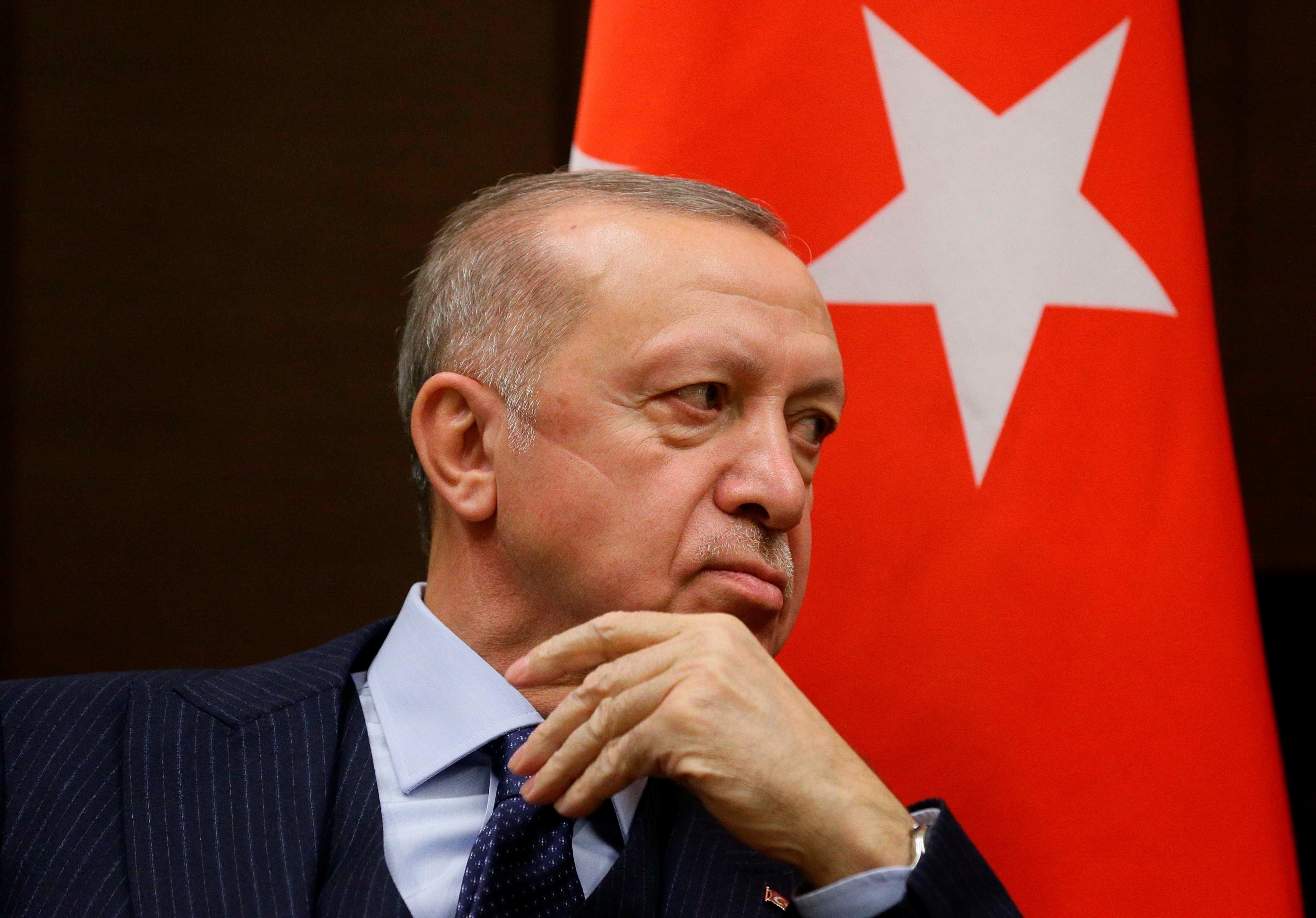 إردوغان يقترح إجراء استفتاء على تضمين الدستور حق ارتداء الحجاب