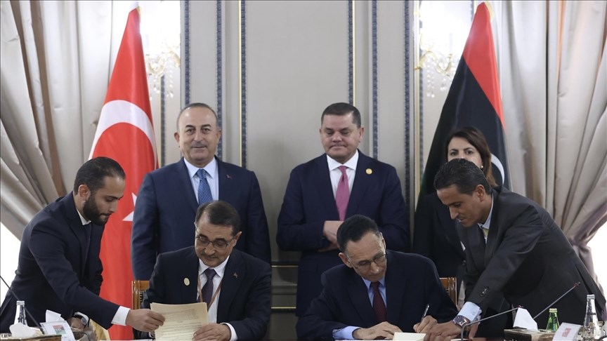الوفد التركي مشاركاً في توقيع الاتفاقية التركية مع حكومة الوحدة الوطنية برئاسة عبد الحميد الدبيبة - طرابلس