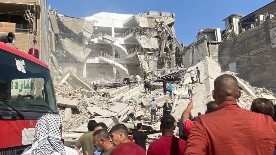 تواصل أعمال البحث في أنقاض مبنى الكرادة المنهار