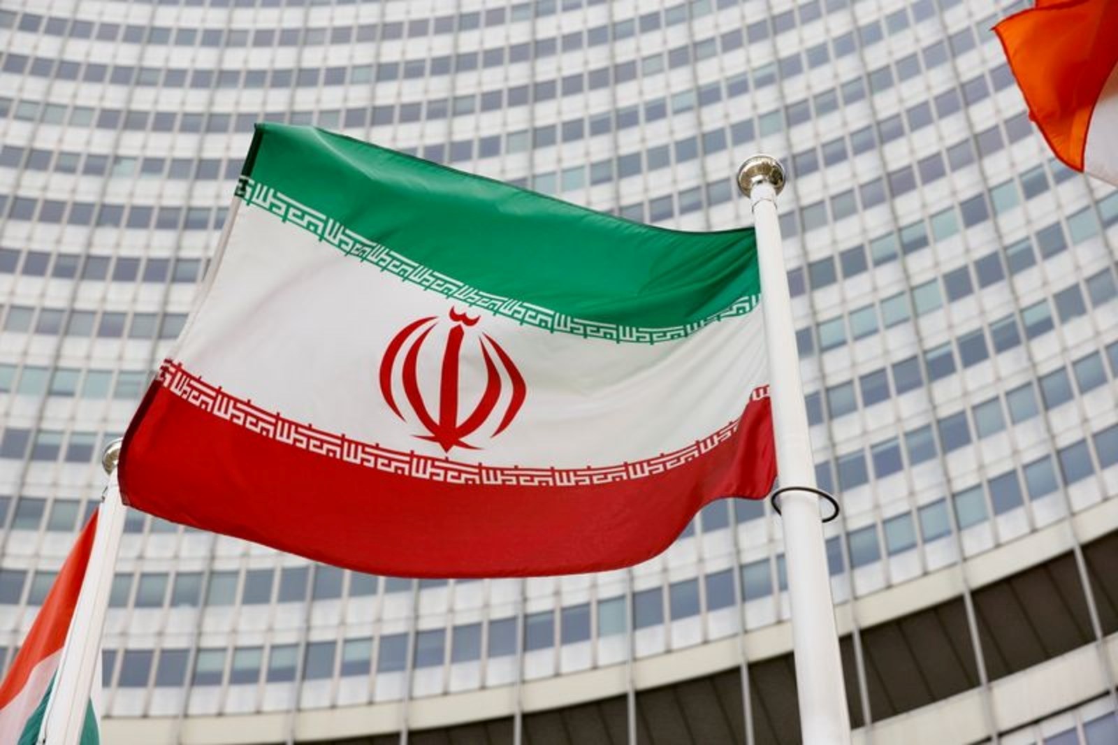 إيران تفنّد مزاعم المتحدث باسم الأسطول الأمريكي الخامس