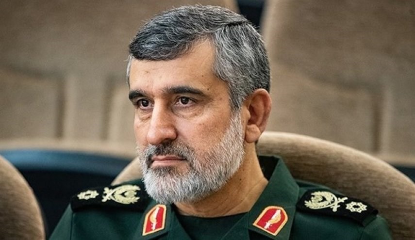 العميد حاجي زاده يلمّح الى صاروخ ايراني بمدى 1050 كم
