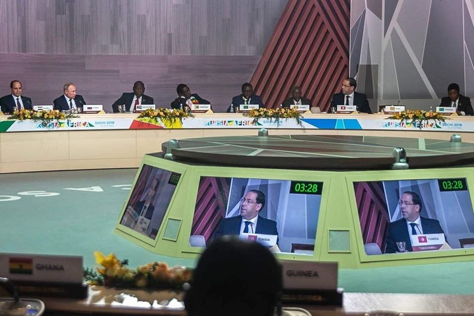 موسكو: واشنطن تحاول منافستنا في عقد مؤتمرات القمة مع إفريقيا