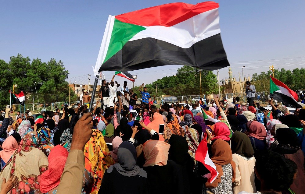 الفصائل السودانية تكسر الجمود بمحادثات حول مسودة الدستور