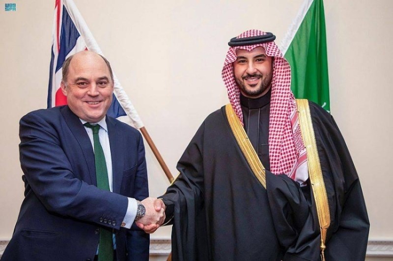 السعودية وبريطانيا توقعان اتفاقاً للتعاون الدفاعي
