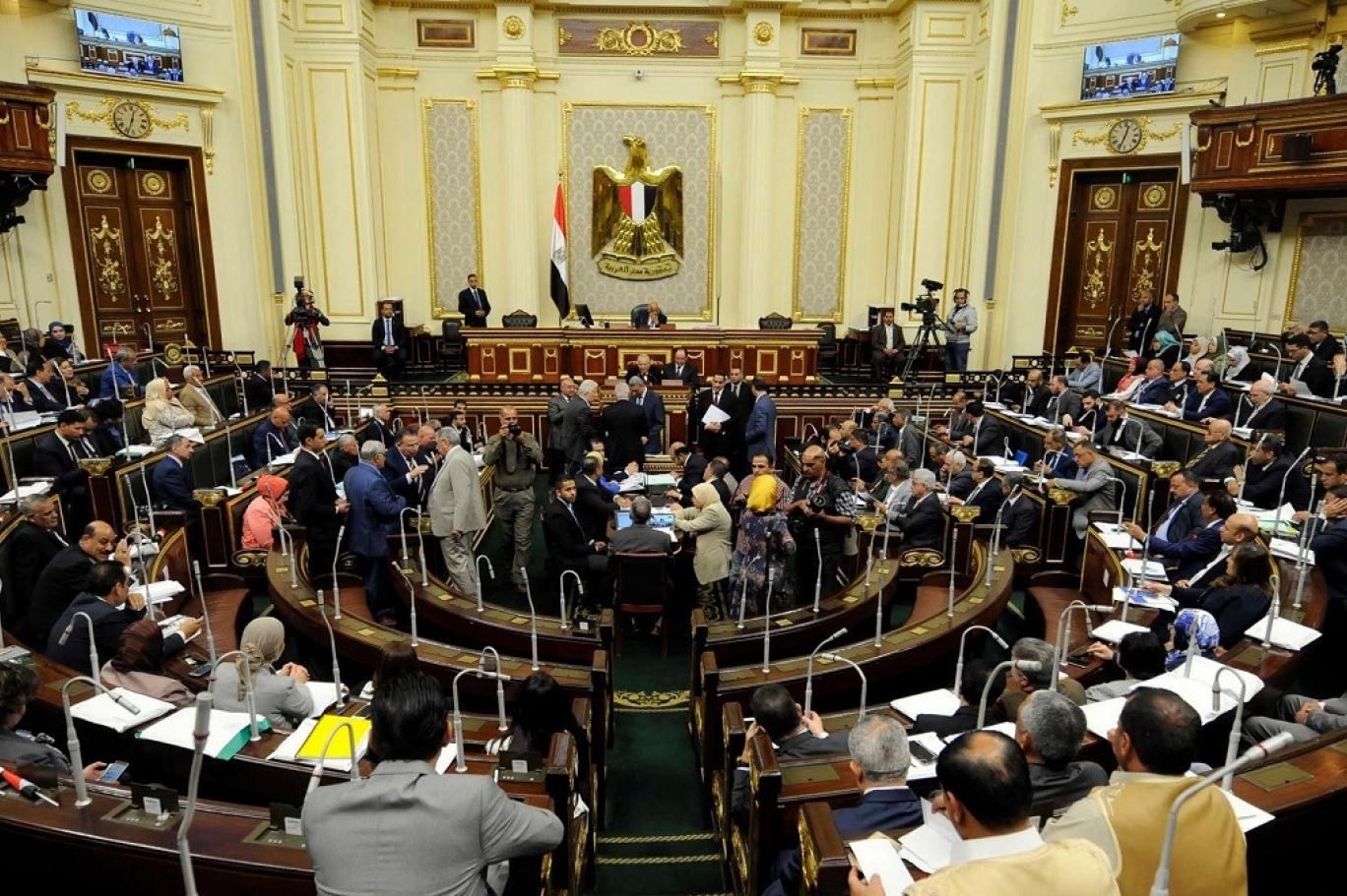مجلس النواب يوافق على مشروع مثير للجدل بتعديل قانون هيئة قناة السويس بما يمكن وفقا للمعارضة ان يمس سيادتها وملكية مرافقها