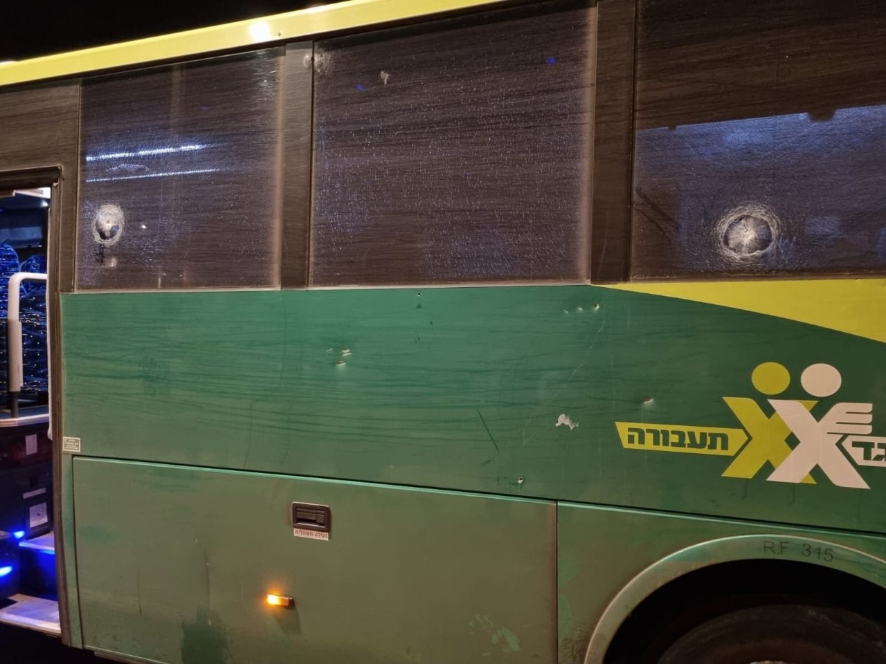 إطلاق نار على حافلة إسرائيلية بالقرب من بلدة سلواد
