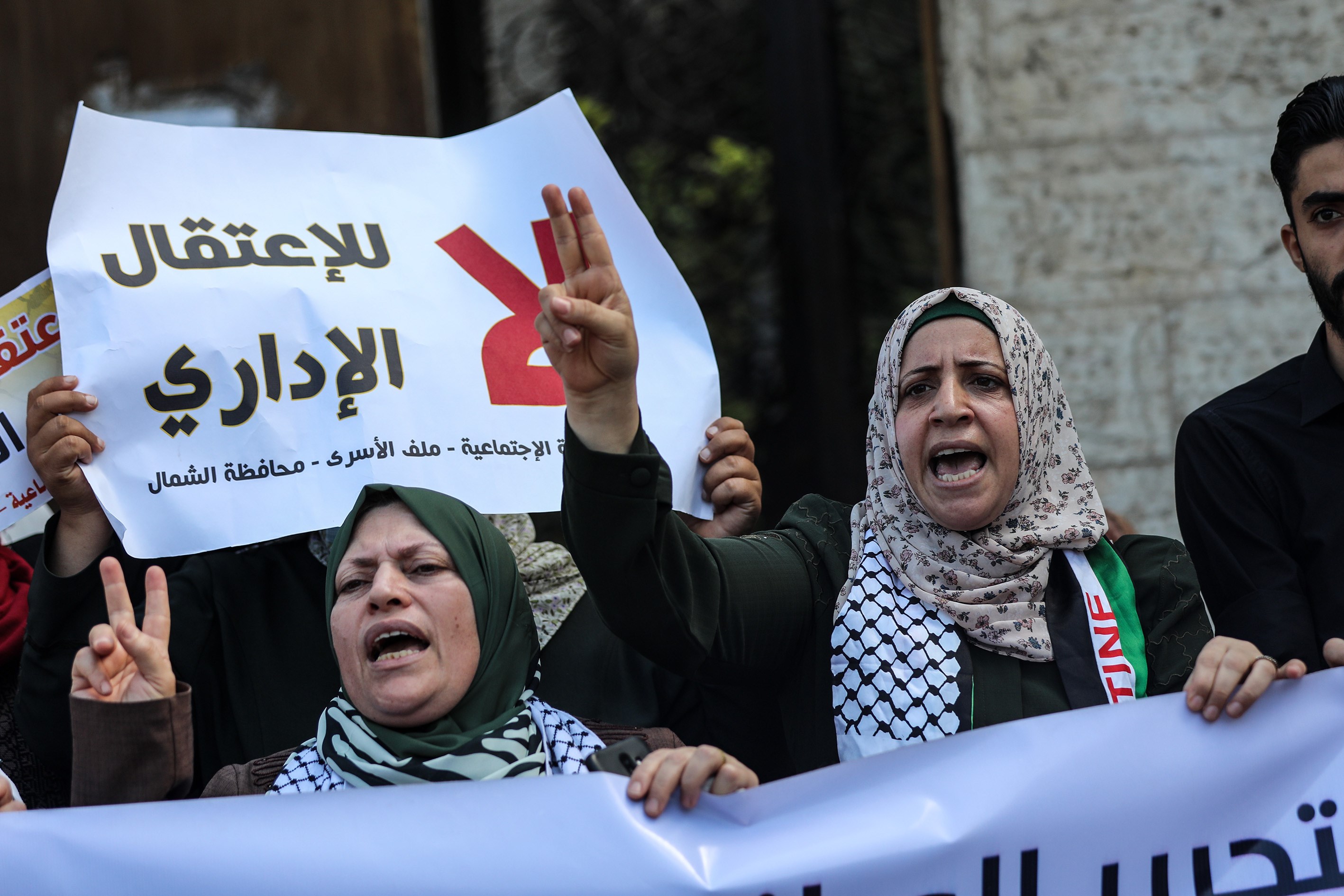 الحركة الأسيرة صعّدت خطواتها بعد تعنّت الاحتلال في التراجع عن قراراته المتعلقة بالنقل التعسفي