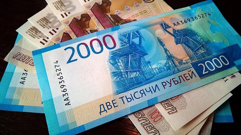الأسهم الروسية تصل لأعلى مستوى في 3 أشهر والروبل يصعد مقابل اليورو