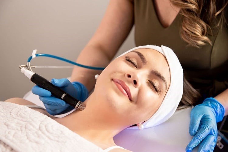الهايدرافيشيل (Hydra Facial)