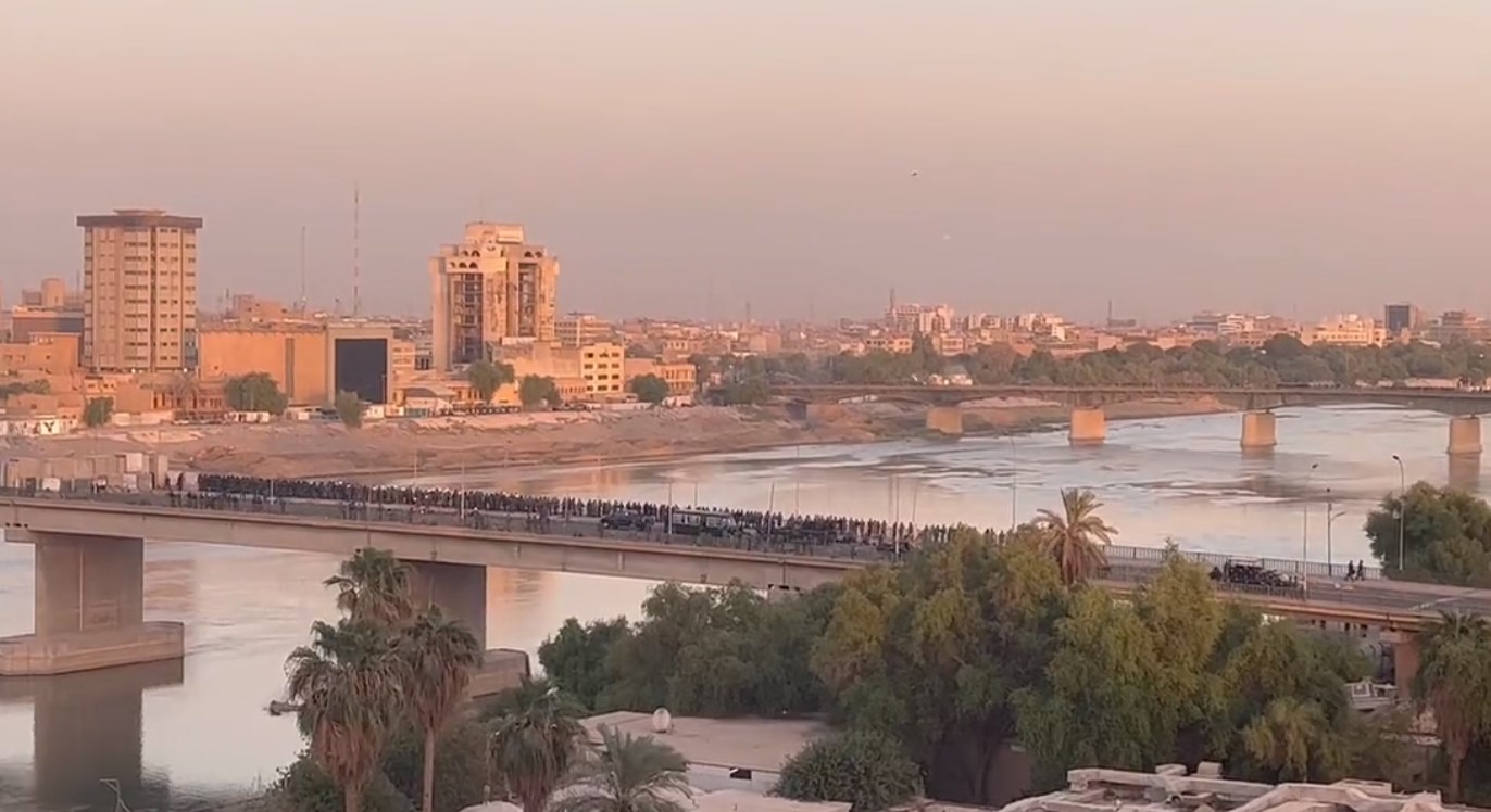 العراق: القوى الأمنية تسيطر على جسر الجمهورية وسط أصوات رصاص وانفجارات