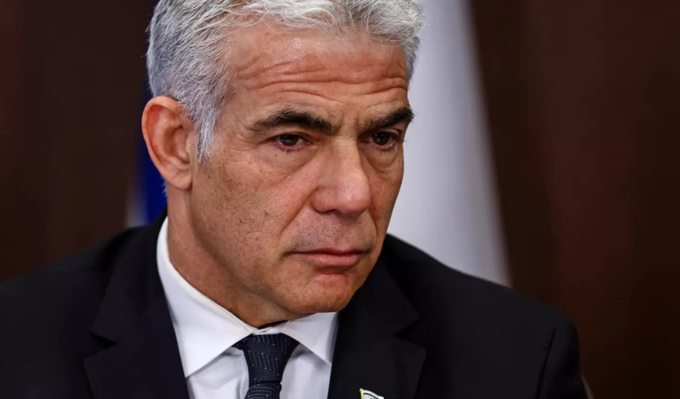 إعلام إسرائيلي: دعوات إلى الاحتجاج ضد اتفاق الترسيم مع لبنان أمام منزل لابيد