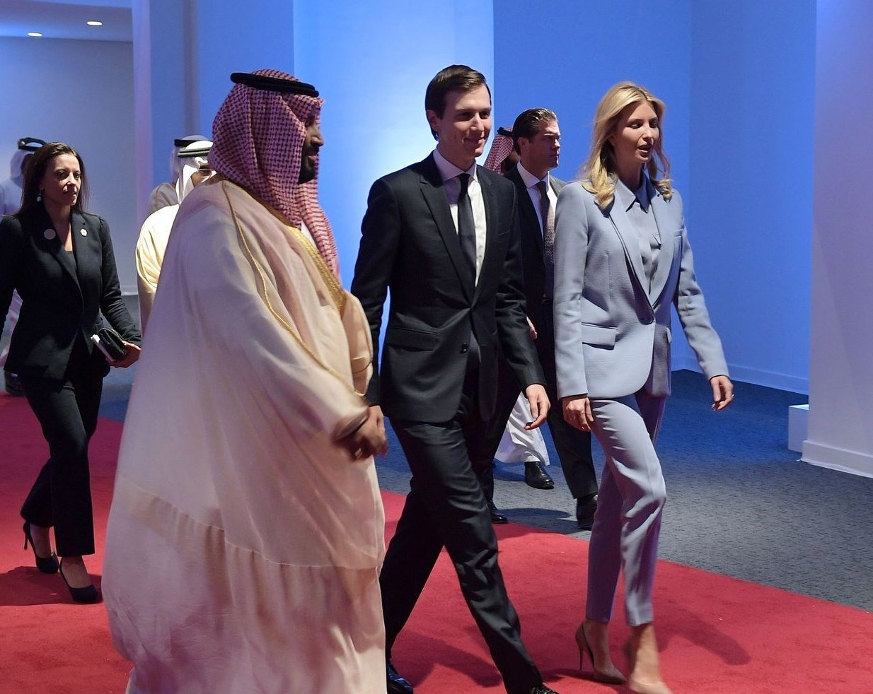 مستشار الرئيس الأميركي السابق دونالد ترامب خلال لقاء مع ولي العهد السعودي محمد بن سلمان (أرشيف).