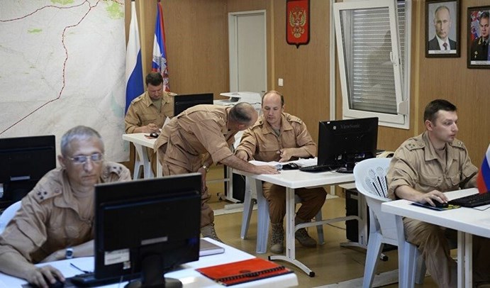مركز المصالحة الروسي: مقتل جندي وإصابة آخرين بقصفٍ لجبهة النصرة على إدلب