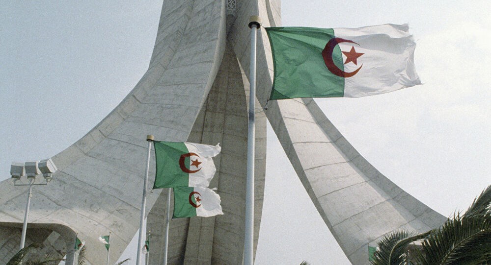موجة غضب بعد الاعتداء على معلمة جزائرية