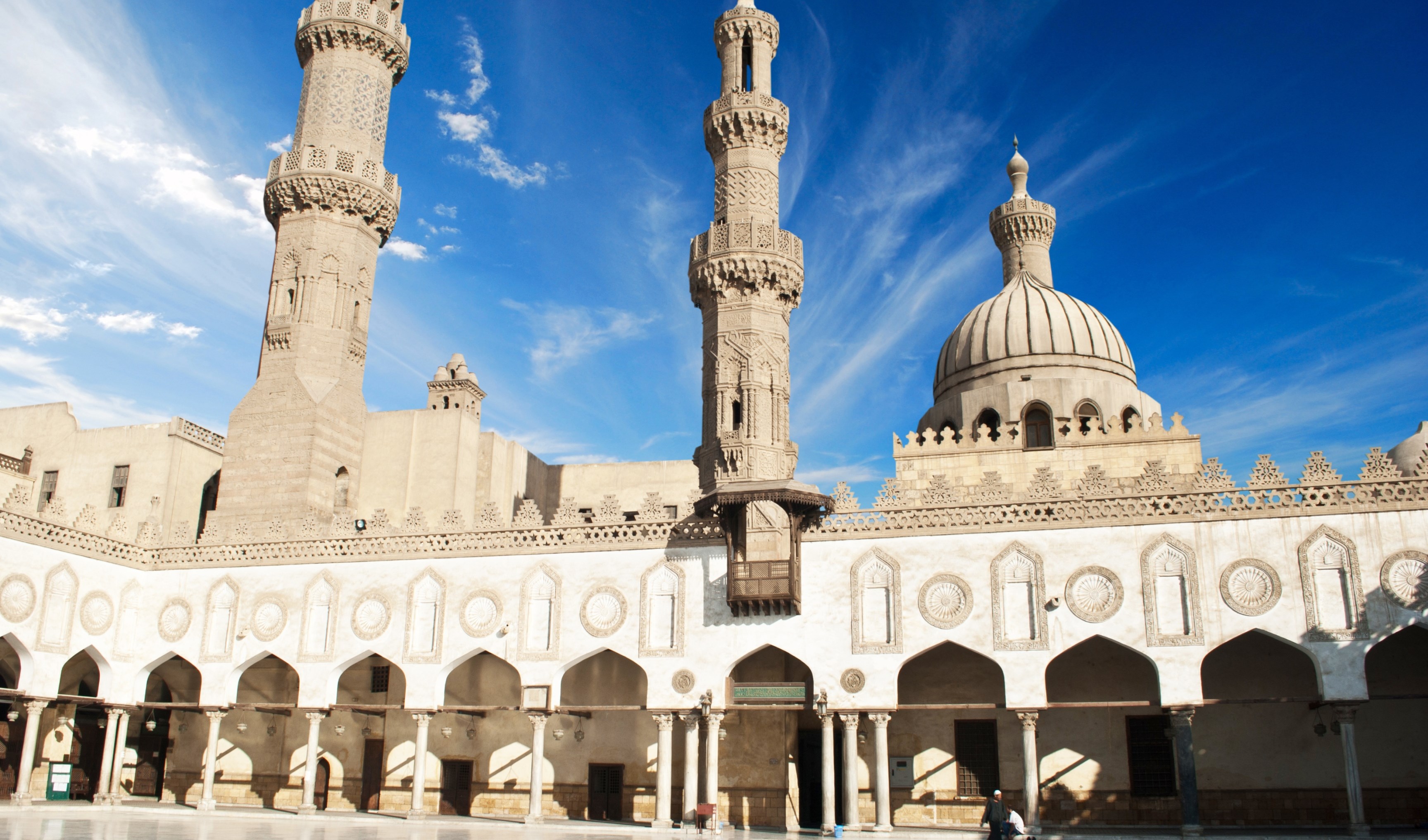 الأزهر: قرار السويد السماح بإحراق المصحف يعيق جهود حوار الأديان