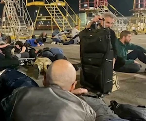 حالة من الهلع والخوف تصيب المستوطنين داخل مطار بن غوريون حالة من الهلع والخوف تصيب المستوطنين داخل مطار بن غوريون