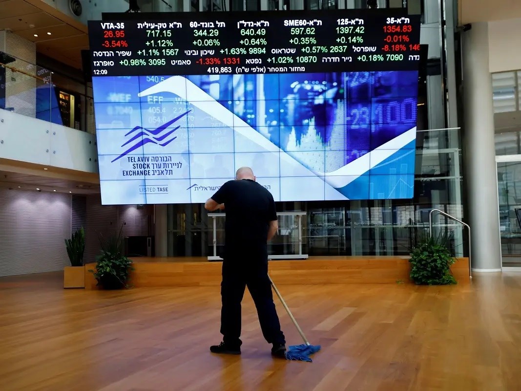 الشيكل الإسرائيلي يهبط إلى أدنى مستوى منذ 8 أعوام مقابل الدولار