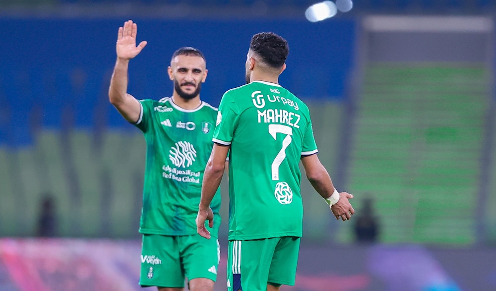 دوري روشن: الأهلي يكتسح الرياض