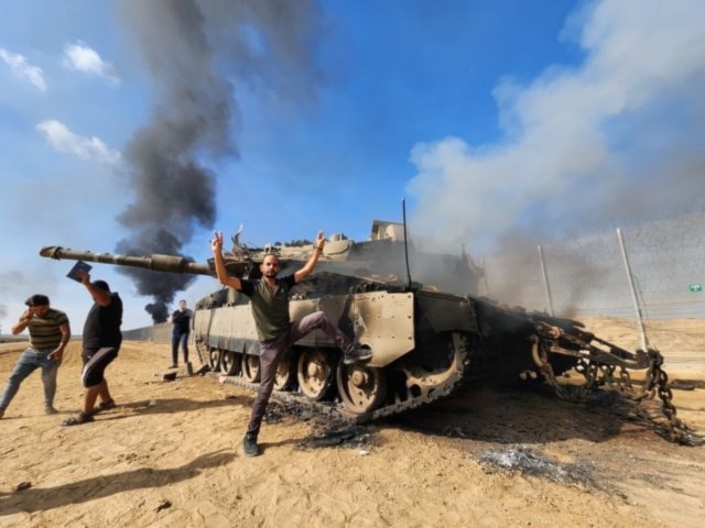 إعلام إسرائيلي: واشنطن غارقة في مستنقع الشرق الأوسط أكثر بكثير مما خططت