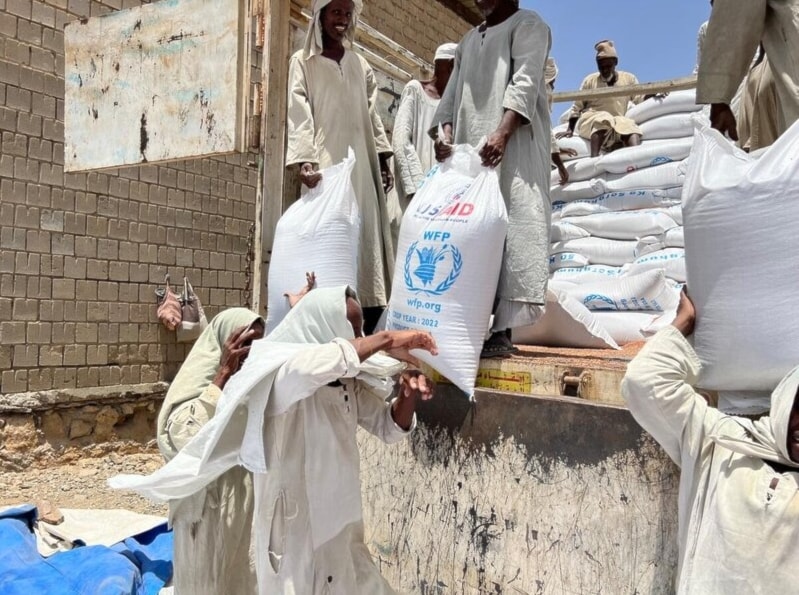 برنامج الأغذية العالمي علّق المساعدات لنحو 800 ألف شخص في السودان