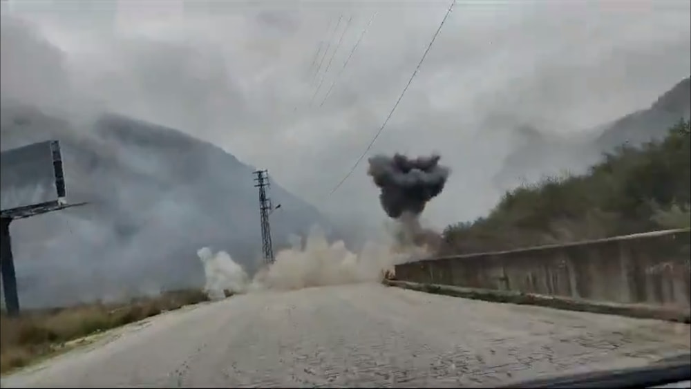 بالفيديو: نجاة فريق قناة المنار من اعتداء إسرائيلي جنوبي لبنان