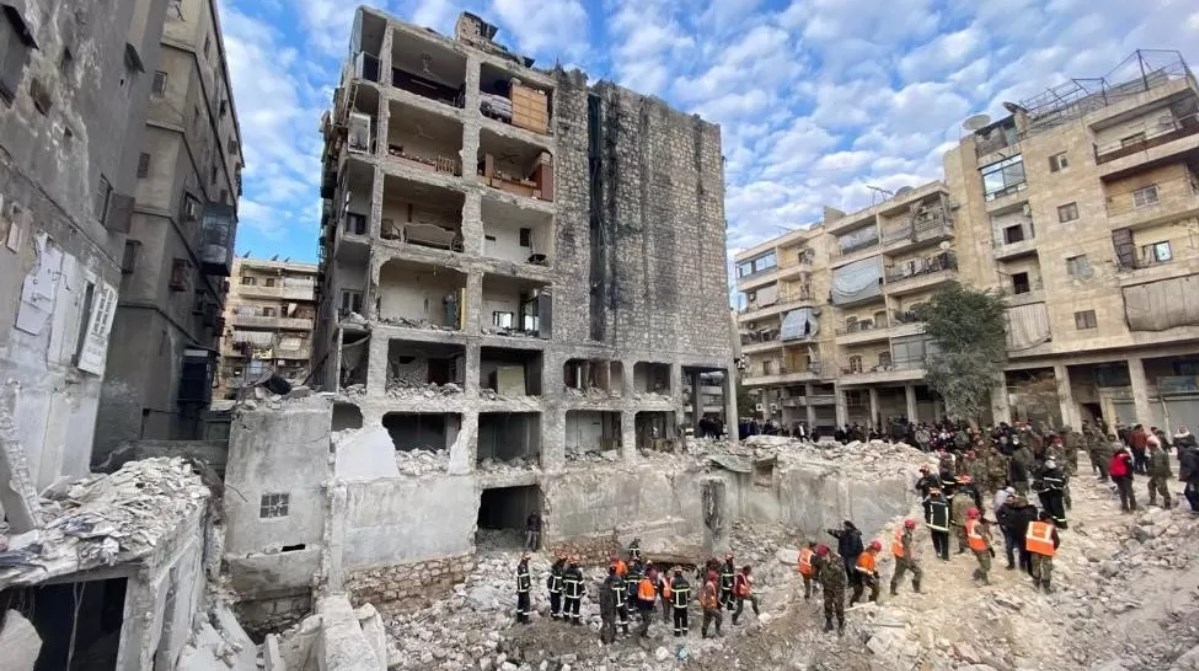 عمليات البحث والإنقاذ مستمرة في مدينة حلب لليوم الخامس على التوالي