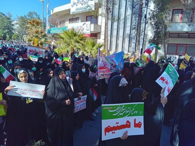 مسيرات في أكثر من 1400 مدينة إيرانية إحياء لذكرى انتصار الثورة الإسلامية