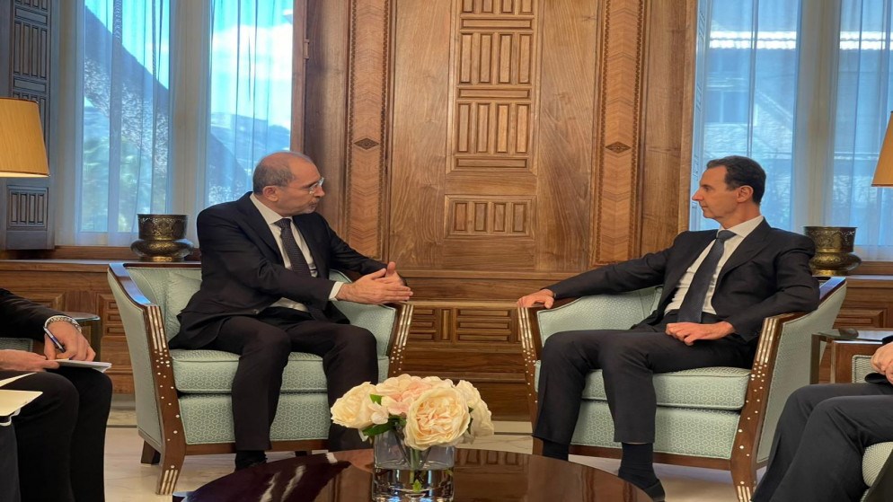 الرئيس السوري بشار الأسد ووزير الخارجية الأردني أيمن الصفدي 