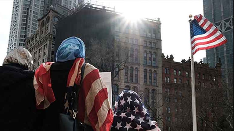 مرحلة الديمقراطية الغربية انتهت وبدء عودة الخصوصية للقوميات