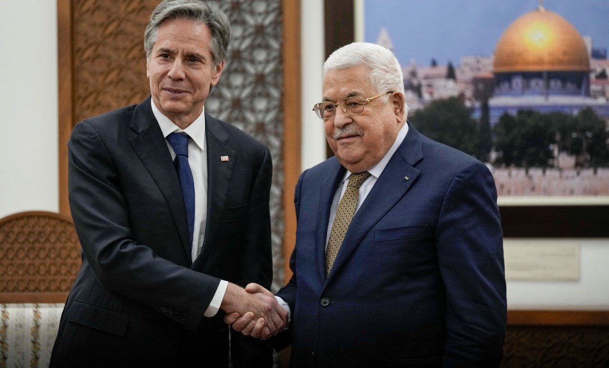 الرئيس الفلسطيني محمود عباس خلال استقباله وزير الخارجية الأميركي أنتوني بلينكن في رام الله