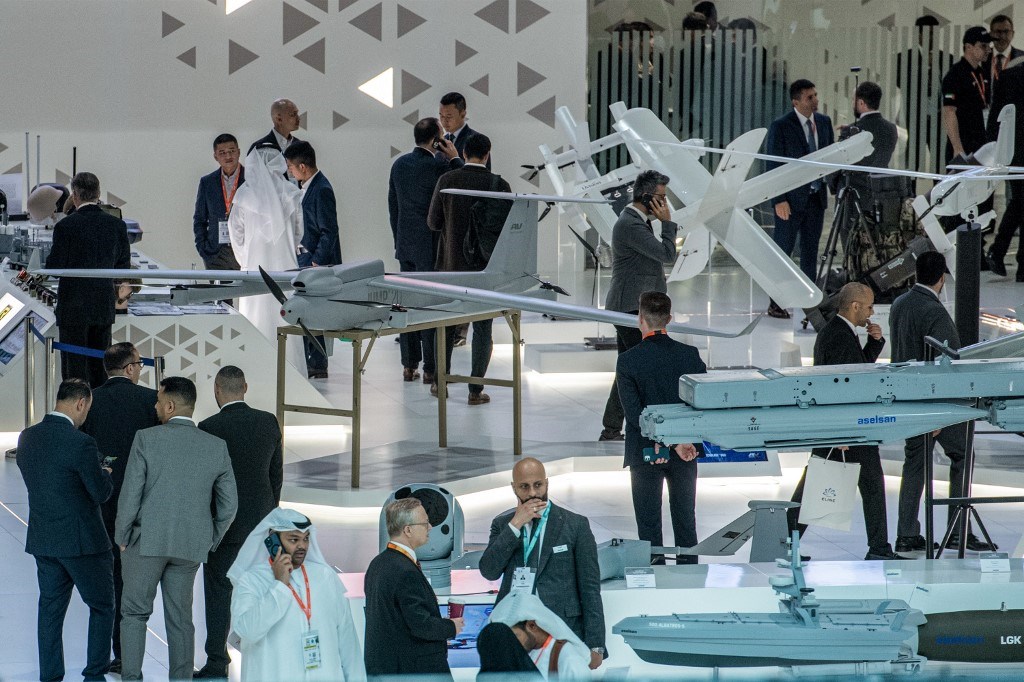 هذا العام سنشهد العديد من اتفاقيات مبيعات الأسلحة الرئيسية مع ارتفاع الإنفاق الدفاعي على مستوى العالم (أ ف ب)