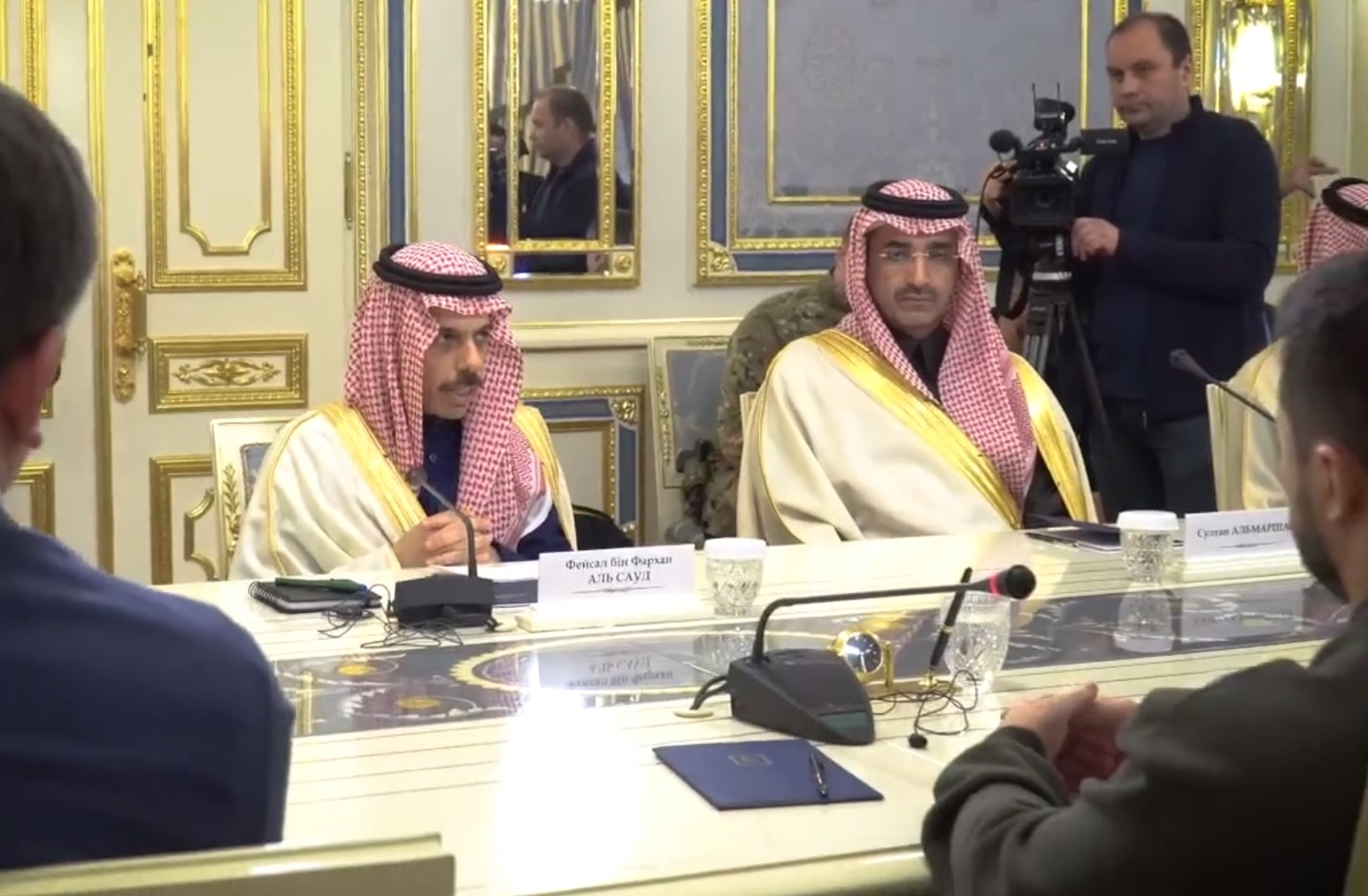 السعودية تعلن تقديم 410 ملايين دولار لمساعدة أوكرانيا.. 