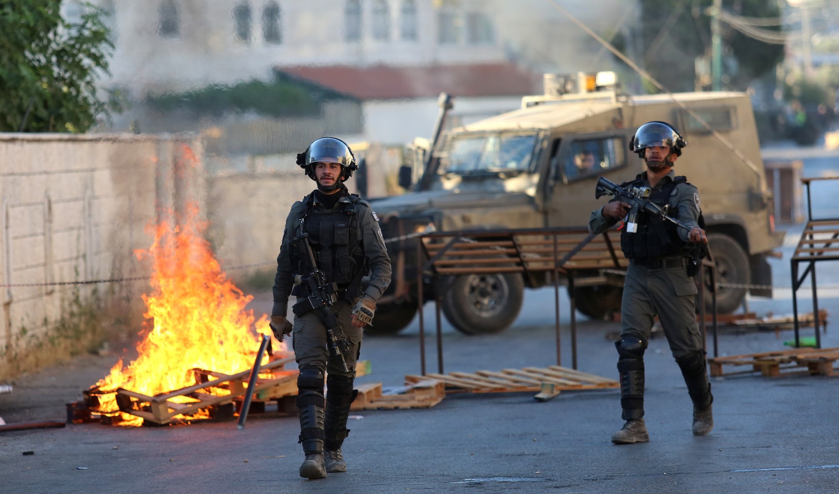 استشهاد فلسطيني خلال اقتحام قوات الاحتلال مدينة نابلس بالضفة الغربية