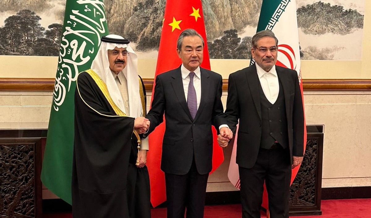 التقارب بين السعودية وإيران: وساطة صينية ترسخ تراجع الهيمنة الأميركية