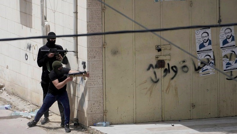 إعلام إسرائيلي: قتال الفلسطينيين تحسّن بشكل ملحوظ.. كل اقتحام بات بمثابة حرب