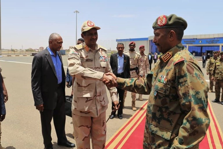 رئيس مجلس السيادة الانتقالي السوداني عبد الفتاح البرهان ونائبه محمد حمدان دقلو
