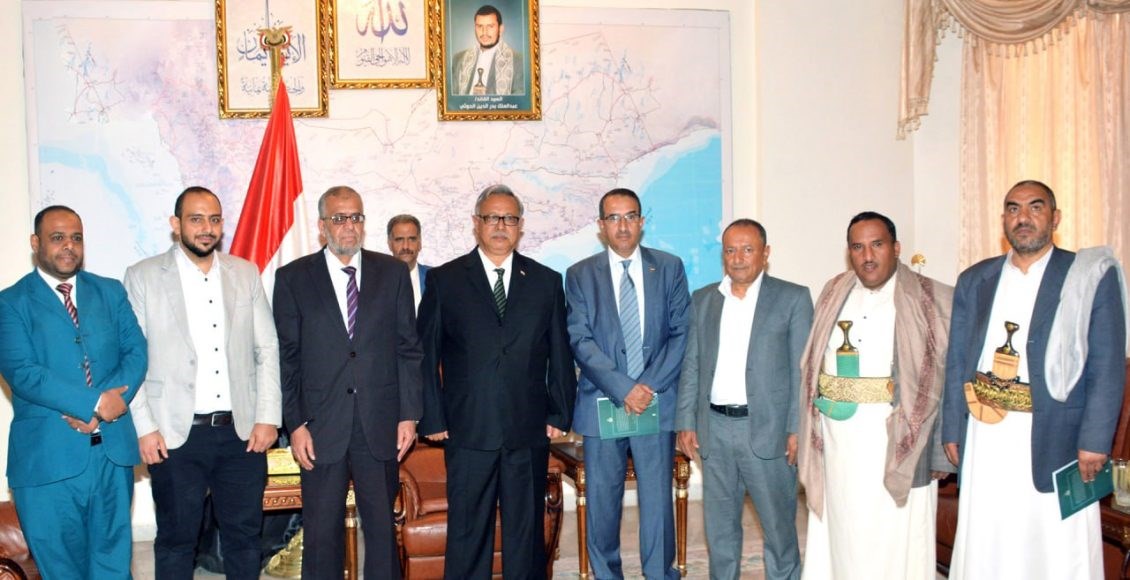 لقاء بين رئيس حكومة صنعاء عبد العزيز بن حبتور وممثل حماس في اليمن