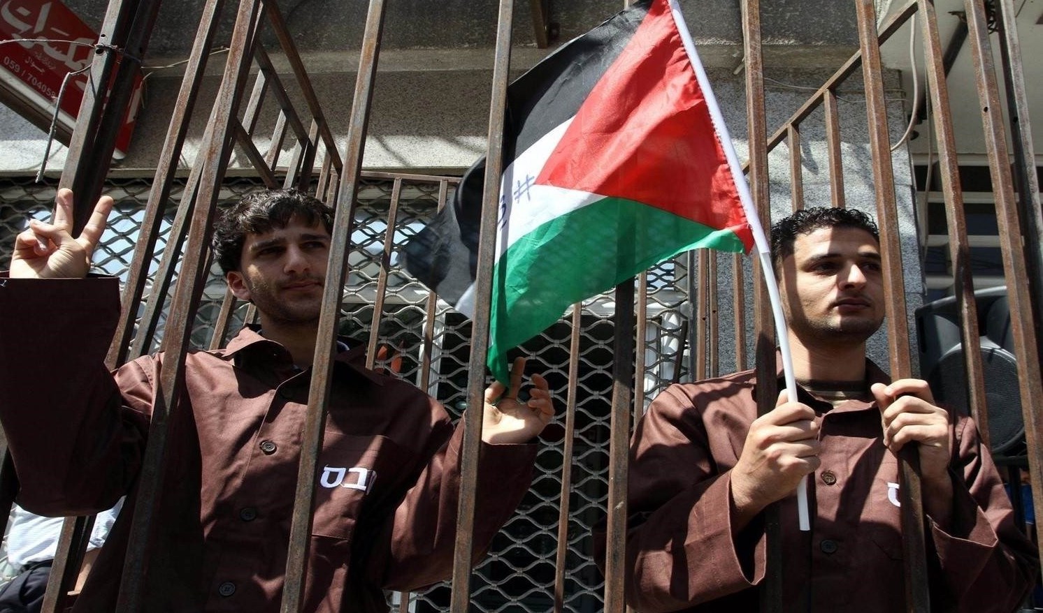 نحو 2000 أسير فلسطيني سيشرعون بإضراب 