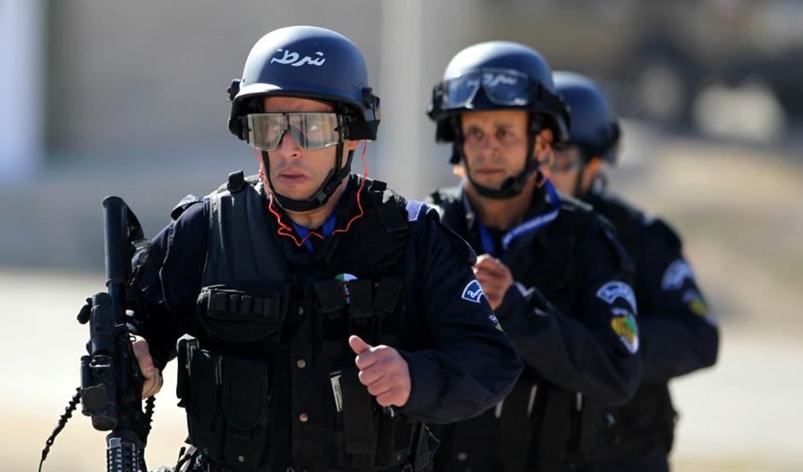 السلطات الجزائرية تفكك شبكة دولية لتهريب المهاجرين إلى أوروبا