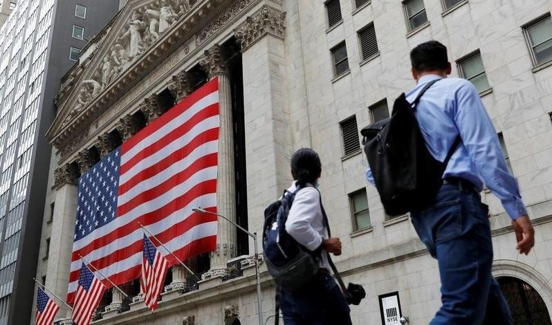 نصف المشاركين في الاستطلاع تقريباً يتوقعون أن تزداد الأوضاع سوءاً في العام المقبل