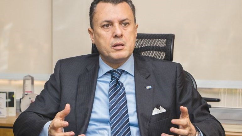 وزير السياحة والآثار المصري أحمد عيسى
