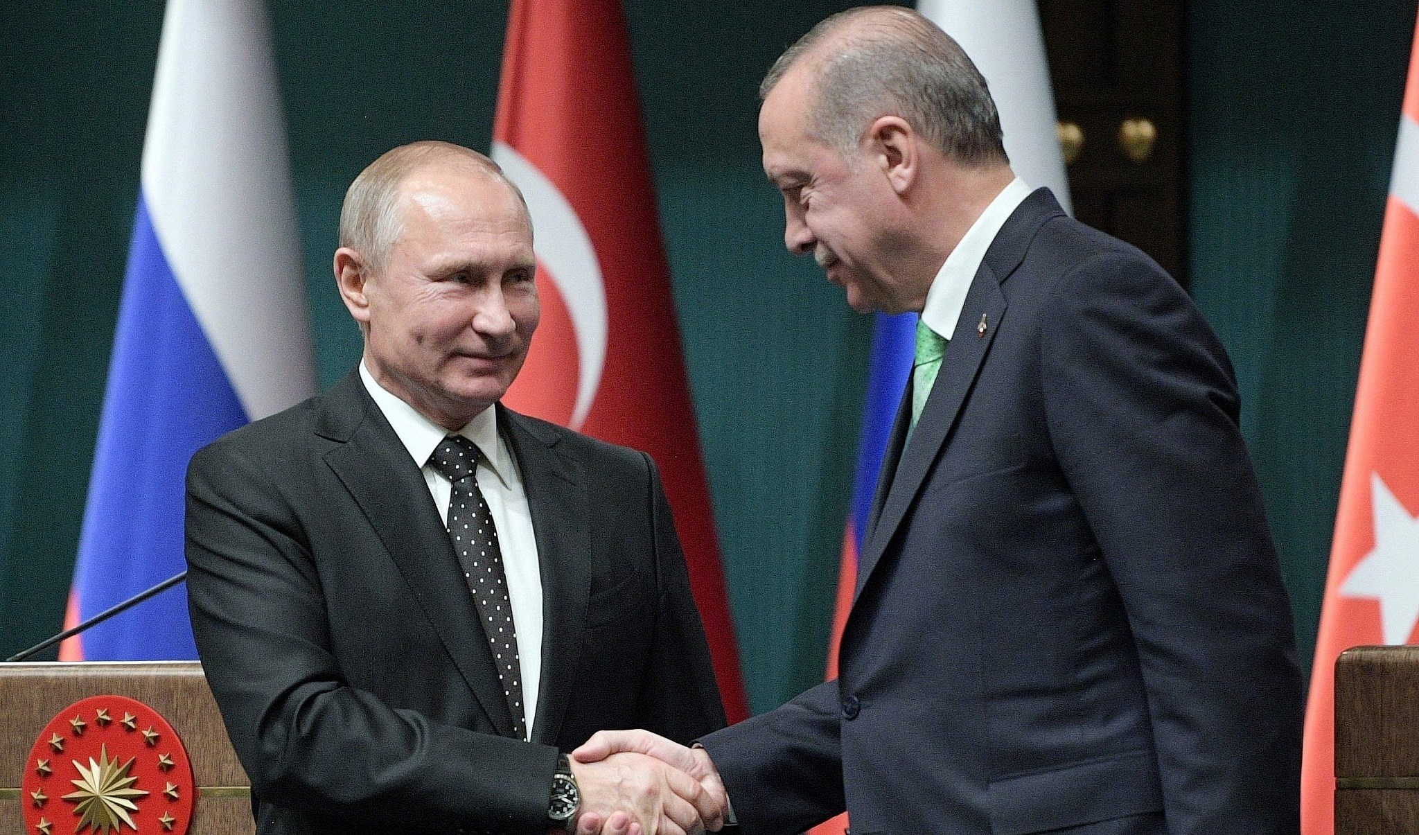 الرئيس التركي رجب طيب إردوغان ونظيره الروسي فلاديمير بوتين